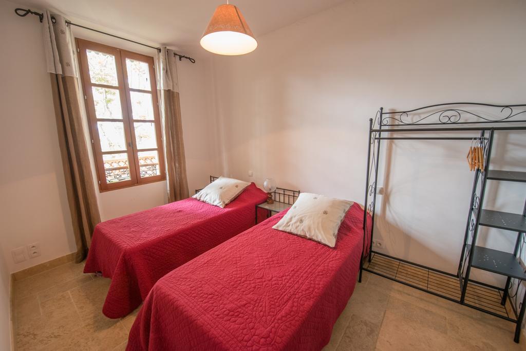La Treille Et L'Impasse Hotel Ansouis Kamer foto